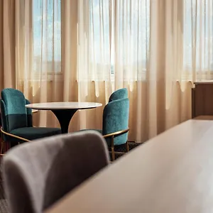 **** Hotel Lenna Of Australien